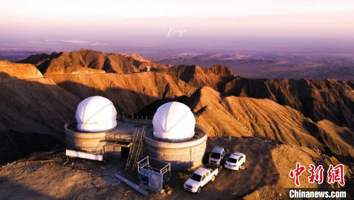 圖為青海冷湖賽什騰山天文臺址日落?！『槲腻?攝