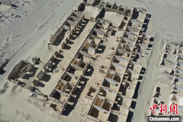 航拍青海省海西蒙古族藏族自治州茫崖市冷湖石油工業(yè)遺址保護(hù)區(qū)?！●R銘言 攝