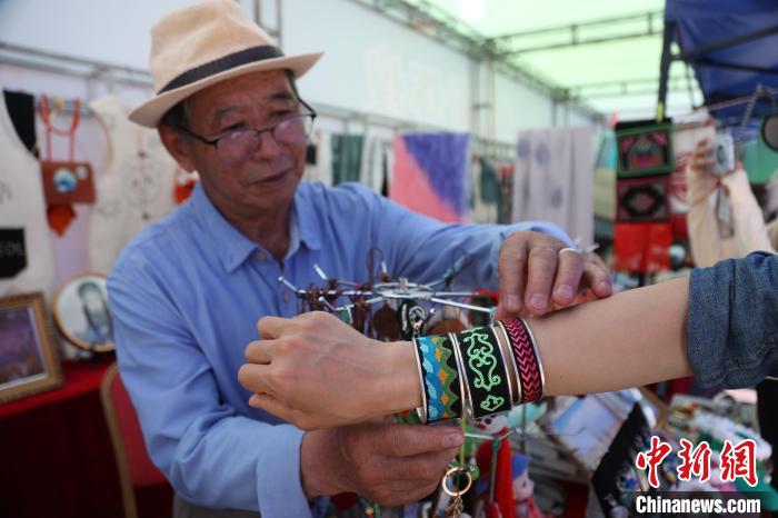 青海格爾木：保護(hù)挖掘、活態(tài)傳承45項(xiàng)非遺