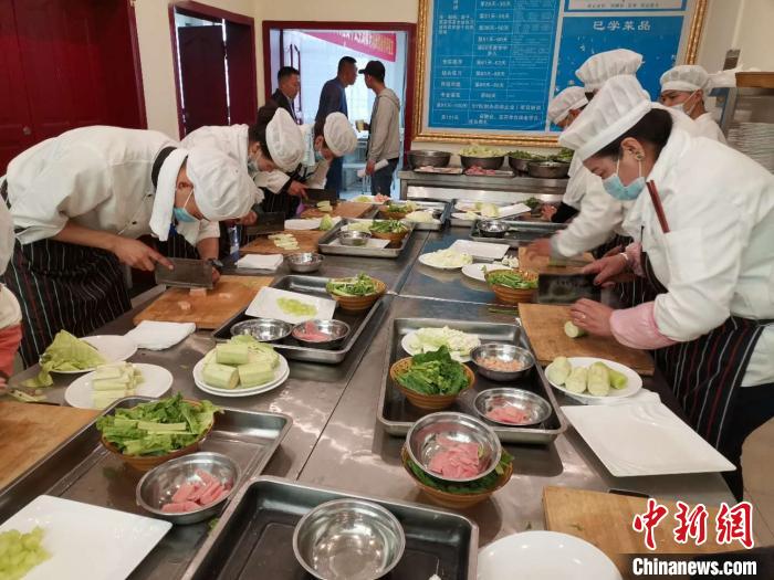 拉薩聚焦高校畢業(yè)生、農牧民就業(yè)任務指標均超額完成