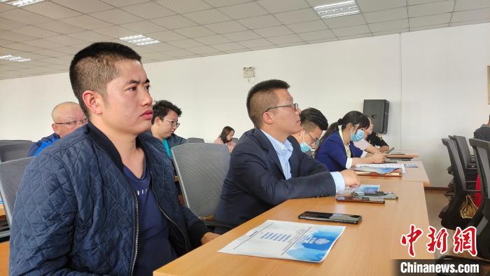 圖為培訓(xùn)會(huì)現(xiàn)場?！∝暽＠?攝