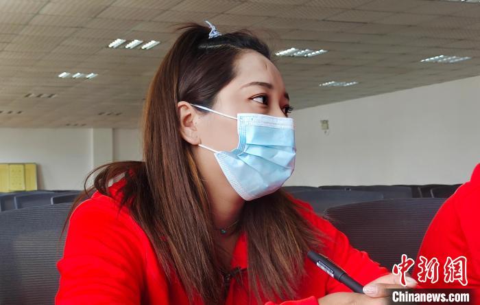 圖為西藏自治區(qū)運(yùn)動(dòng)員聽培訓(xùn)講座?！∝暽＠?攝