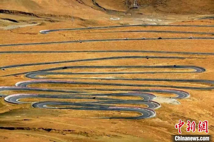 西藏珠峰邊境派出所:沒有白走的巡邏路每一步都算數(shù)