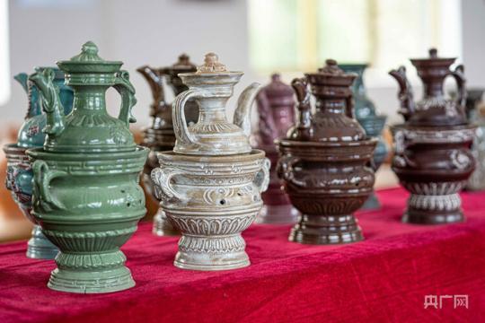 【走進鄉(xiāng)村看小康】西藏塔巴村:村美陶美人更美