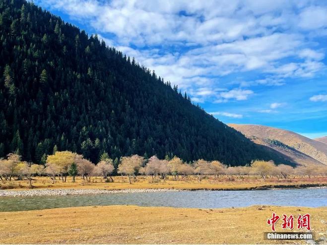 資料圖：西藏類烏齊秋日風光。冉文娟 攝