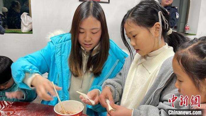 西藏戍邊民警：一想到孩子，心就瞬間柔軟了