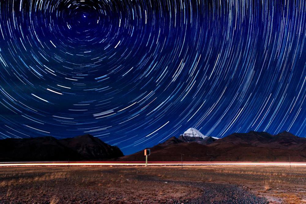 星垂平野闊。貢覺(jué)群培攝