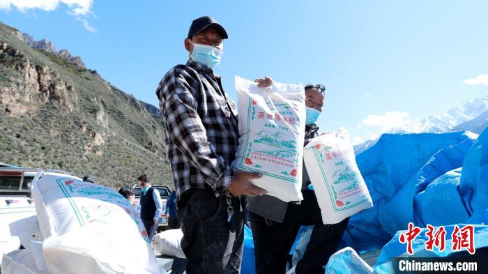 圖為合作社加工完成的優(yōu)質糌粑。　嘉黎縣融媒體中心供圖