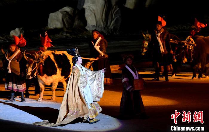 3月17日，西藏拉薩，《文成公主》大型史詩劇演出現(xiàn)場?！±盍?攝