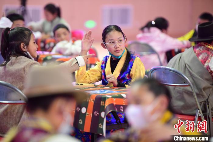 圖為比賽現(xiàn)場?！∝暩聛硭?攝