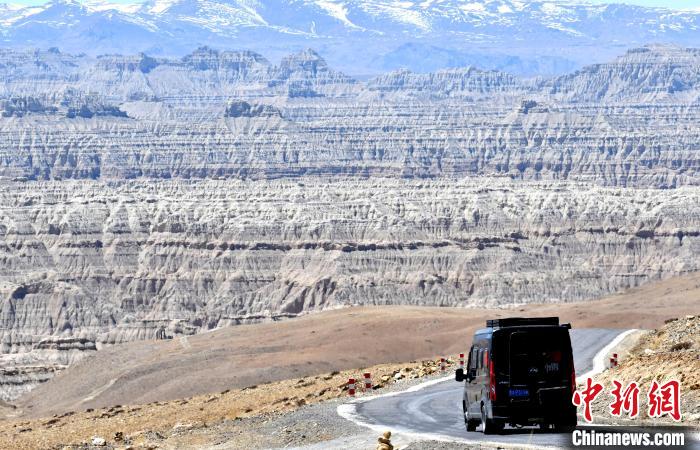 4月5日，西藏阿里札達(dá)土林?！±盍?攝