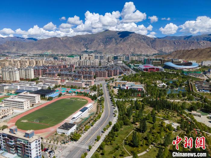 圖為俯瞰拉薩城。資料圖 江飛波 攝