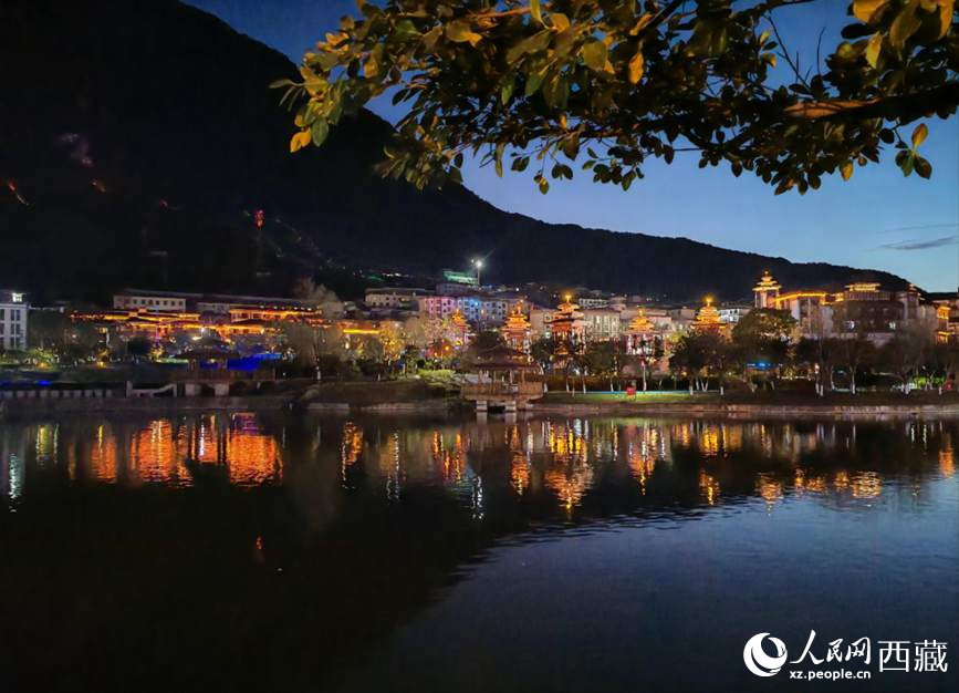 墨脫縣夜景。人民網(wǎng) 李海霞攝
