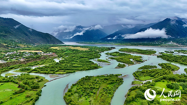 雅尼國家濕地公園風(fēng)景如畫。人民網(wǎng)記者 次仁羅布攝