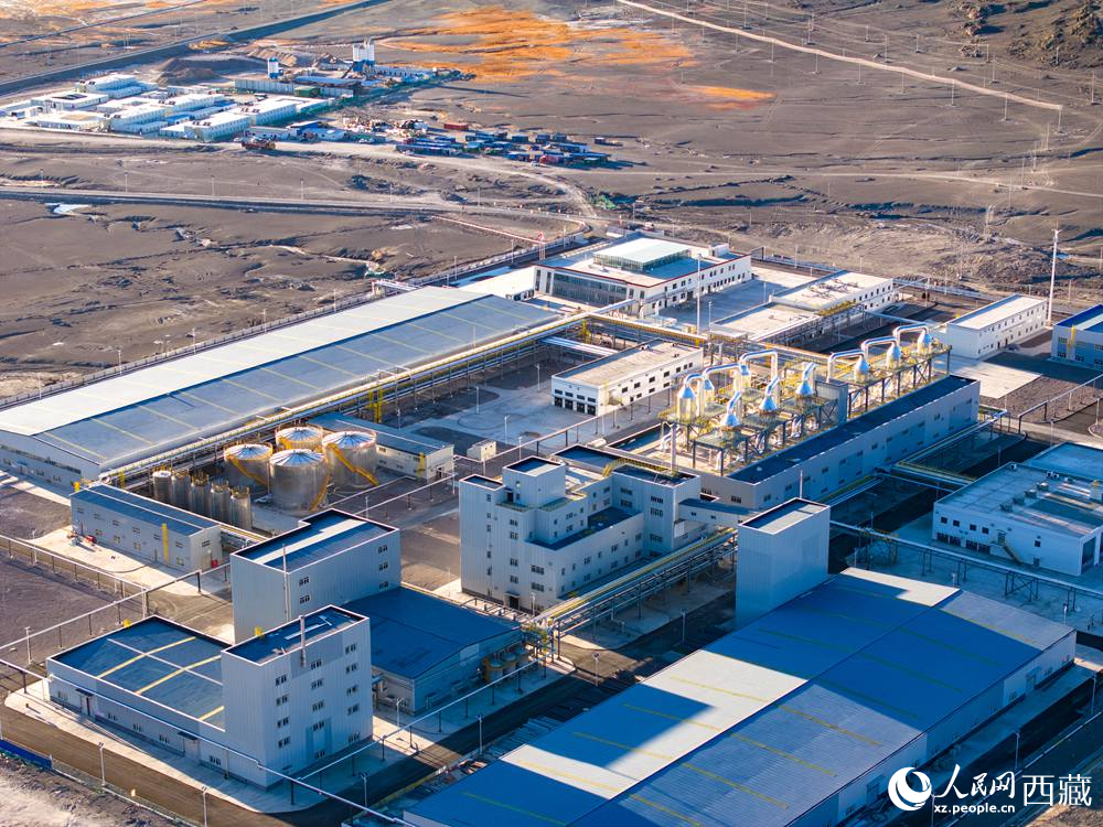 西藏扎布耶鹽湖綠色綜合開發(fā)利用萬噸電池級碳酸鋰項目。