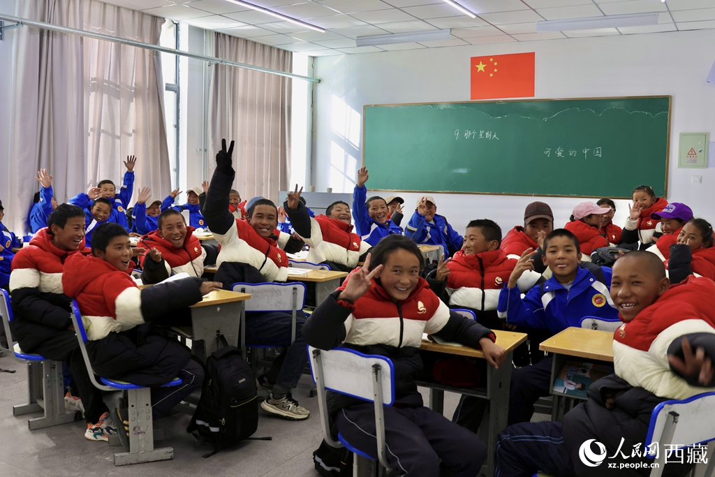 安置在定日縣委黨校讀書的學(xué)生。人民日?qǐng)?bào)記者 鮮敢攝