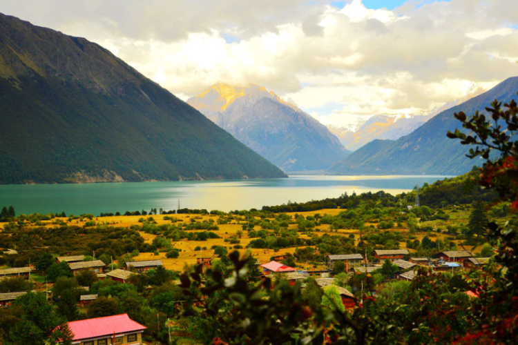 懂西藏的人，一定不會(huì)錯(cuò)過林芝的秋天