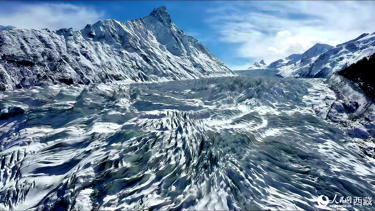 依噶冰川位于那曲市嘉黎縣尼屋鄉(xiāng)。