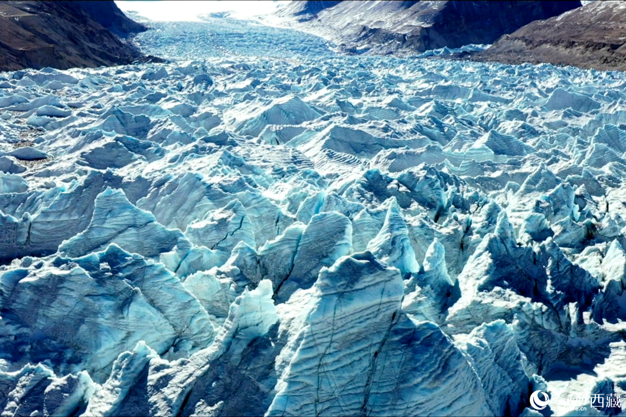 40冰川位于山南市浪卡子縣卓木拉日康雪山下。